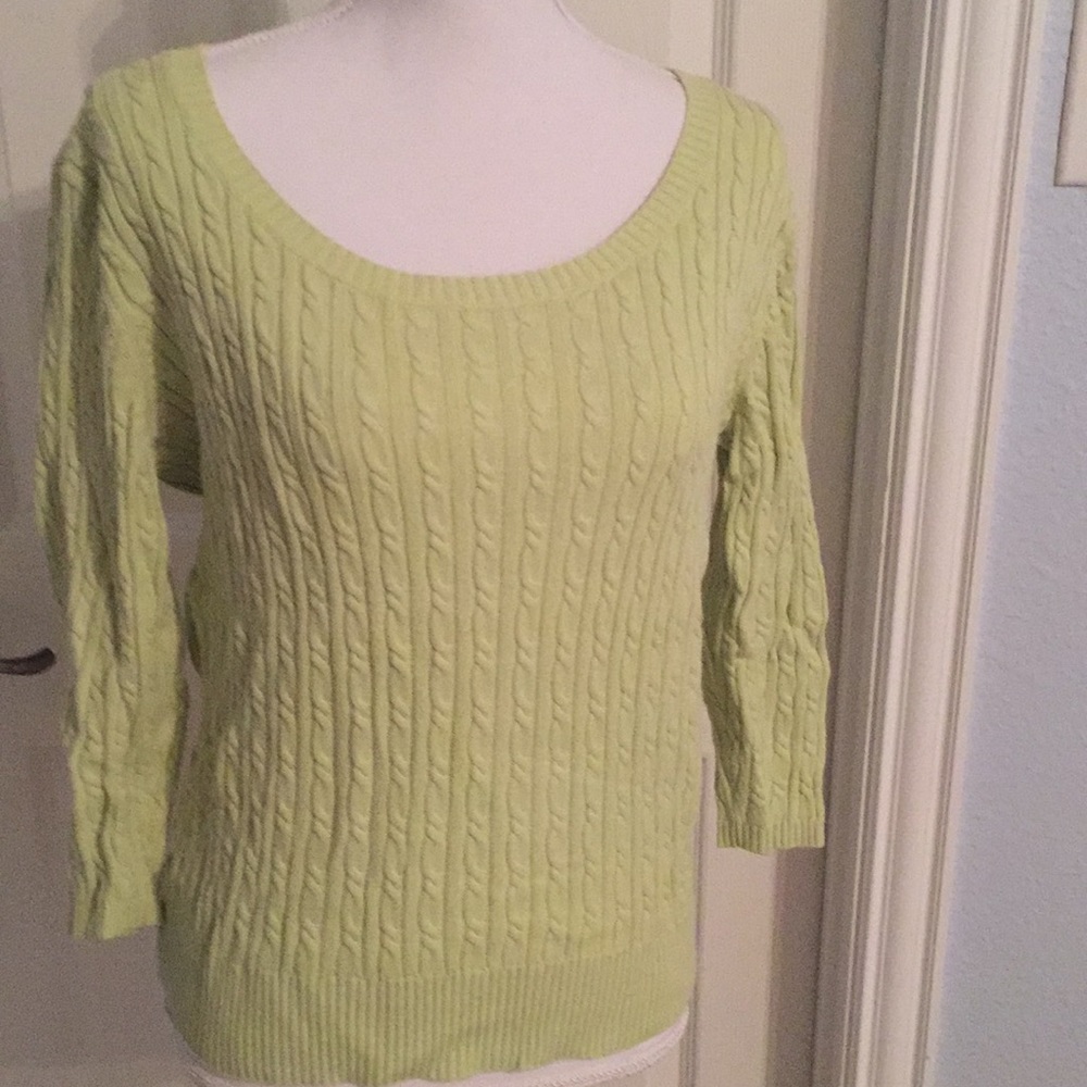 Lightweight 3/4 Sleeve Cable Knit Sweater